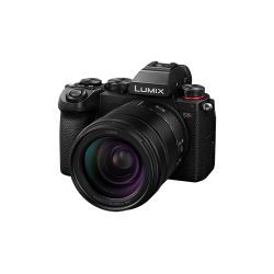 PANASONIC HYBRIDE LUMIX S5D