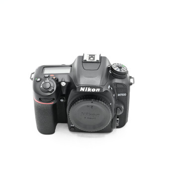 NIKON D7500 (16 145 CLICS)...