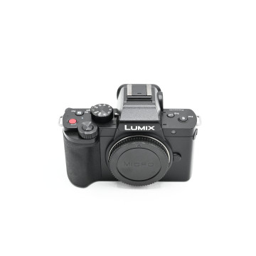 PANASONIC LUMIX DC-G100...