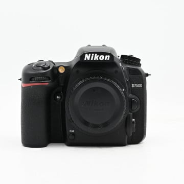 NIKON D7500 (11843 CLICS)...