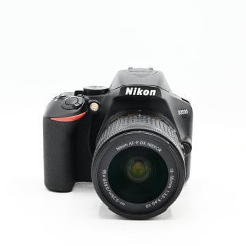 NIKON D 3500 + 18-55 VR...