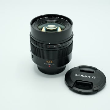 PANASONIC 42,5/1,2 LEICA...