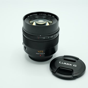 PANASONIC 42,5/1,2 LEICA...