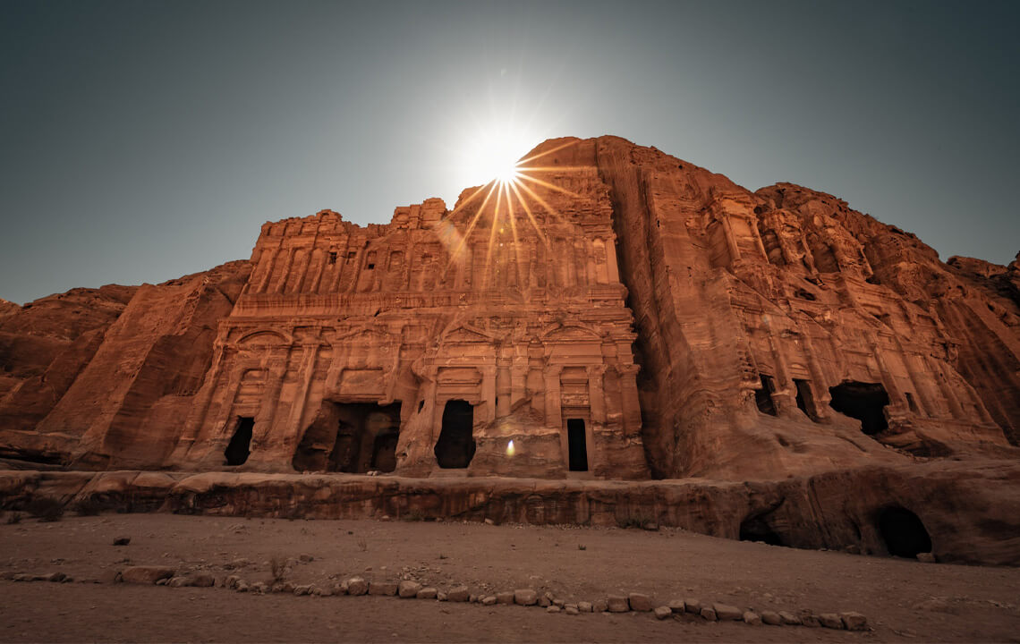 Site de Petra en Jordanie au levé du soleil