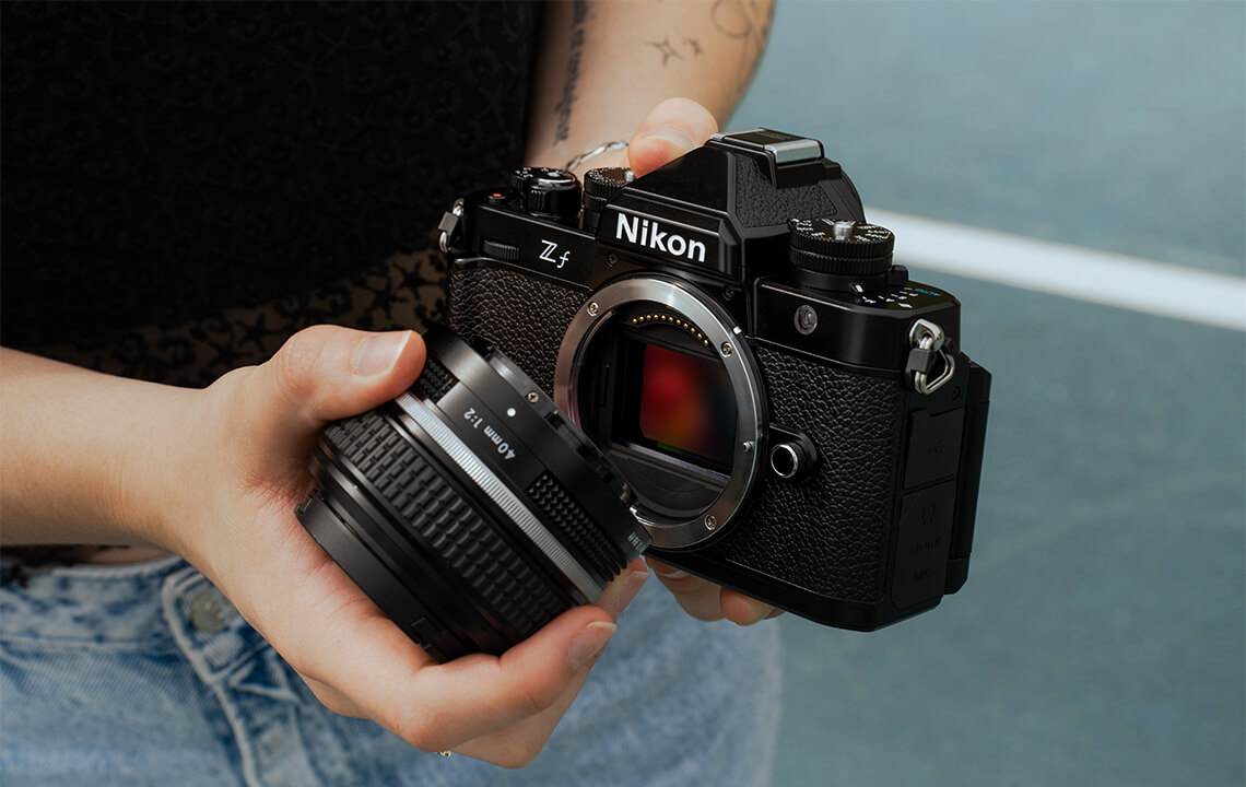 Nouveau boîtier Nikon Zf avec capteur plein format et objectif 40mm