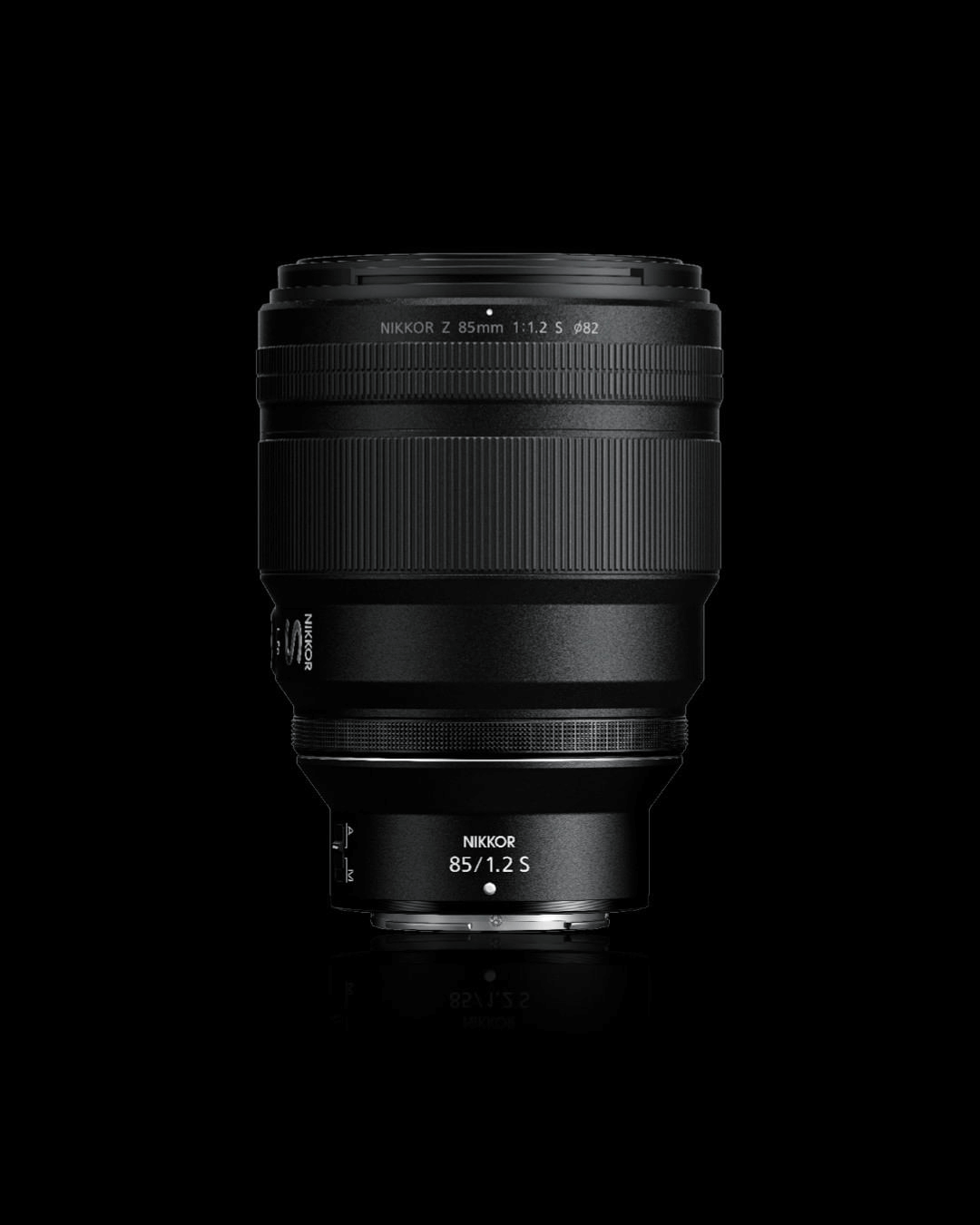 Objectif Nikon 85mm Z F1.2 sur fond noir